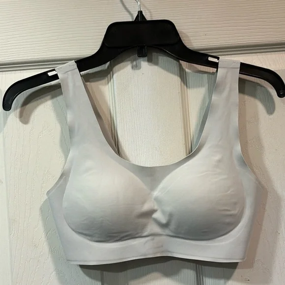 Like New! Le Mystère Smooth Shape Wireless Bra - Natural, size Small - Picture 10 of 13